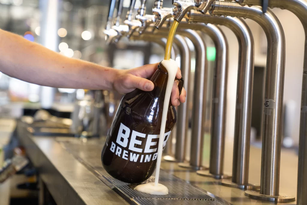 beer growler with vinyl