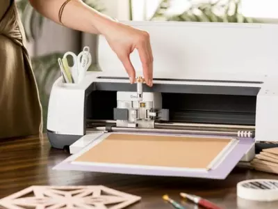 Cricut machine in action